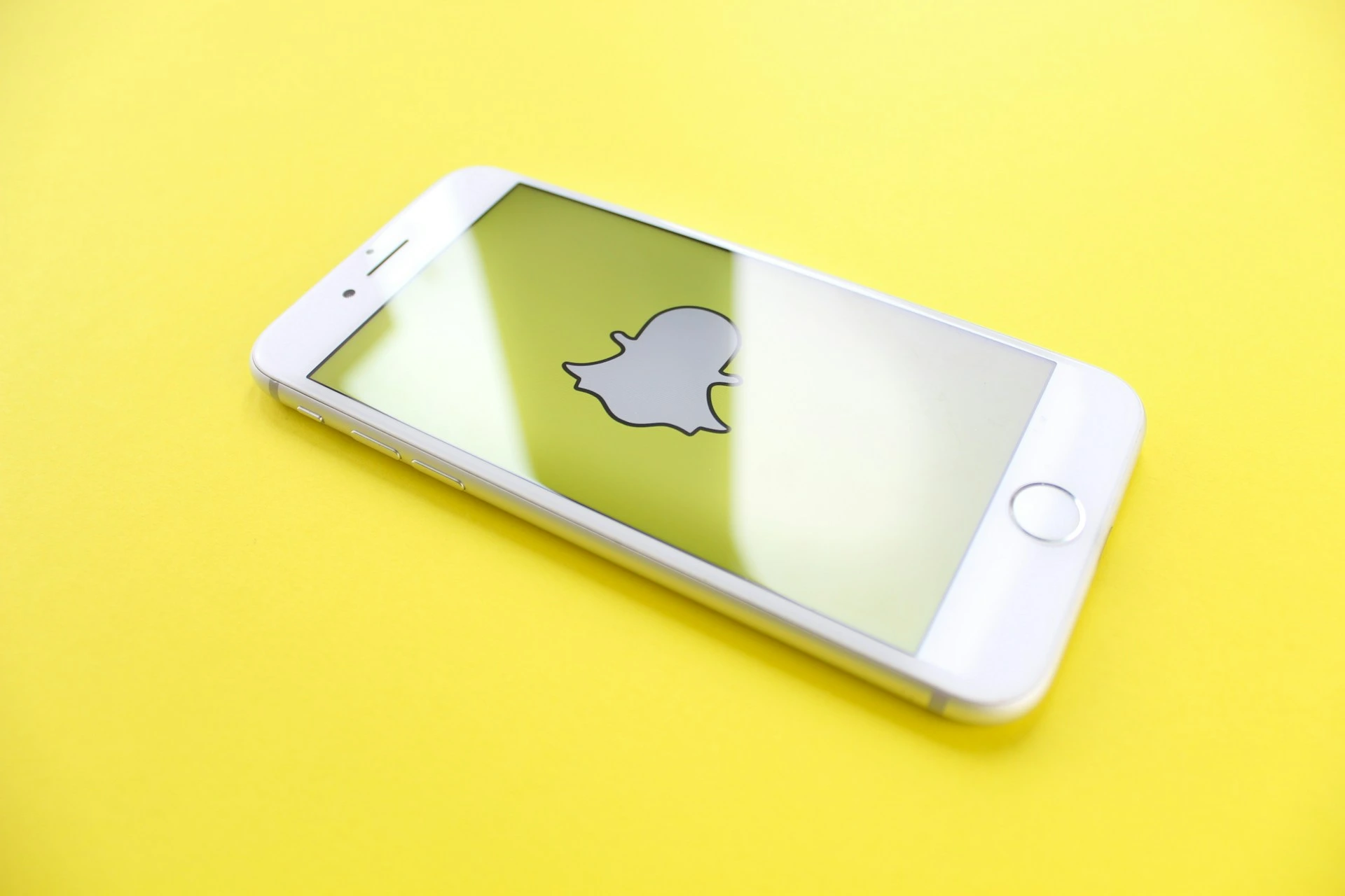 Snap annonce des changements majeurs à Snapchat et de nouvelles lunettes en réalité augmentée