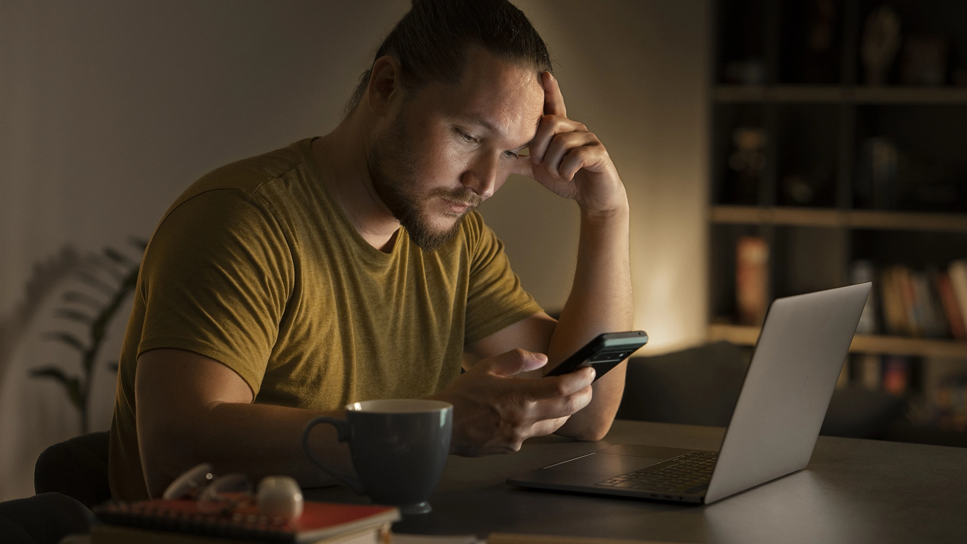 Les Personnes Qui Ont Tendance à Scruter Obsessivement Les Mauvaises Nouvelles Sont Plus Enclines à Croire aux Fausses Informations